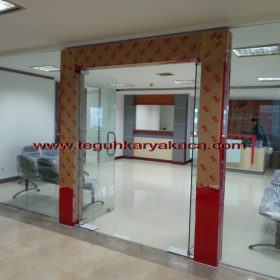 Kusen aluminium & pintu kaca tempered