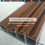 aluminium urat kayu
