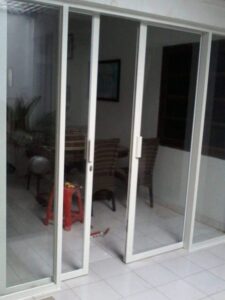 Pintu geser di purbalingga